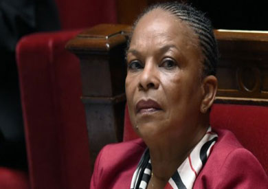 قالت الوزيرة إن المقترحات لن تساعد على مكافحة الإرهاب باي شكل من الأشكال